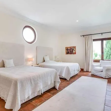 Villa Espaciosa En Sotogrande
