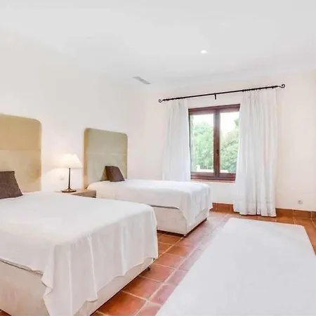 Espaciosa En Sotogrande *