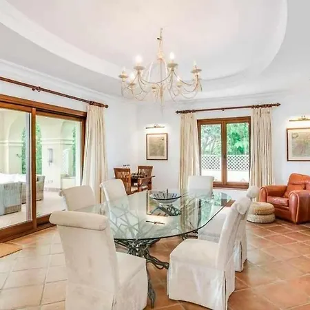 Villa Espaciosa En Sotogrande