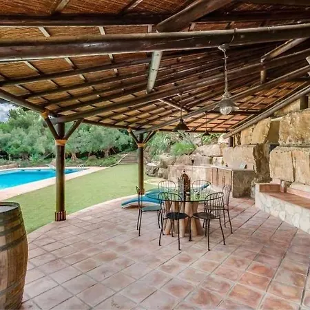 Espaciosa En Sotogrande Villa