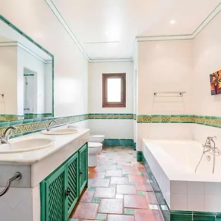 Villa Espaciosa En Sotogrande